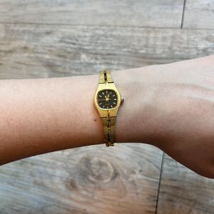 Berenger Vintage Gold Tone Dainty Cocktail Watch Womens Quartz Square Round Berenger Women main image 2